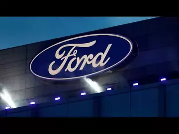 Ford Scraps Electric SUV, Reduces Spending on EVs