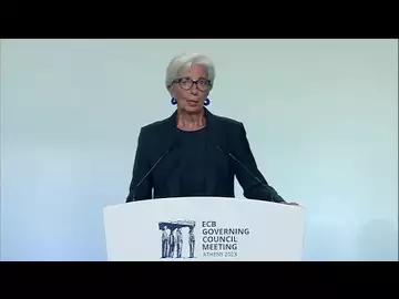 ECB's Lagarde Says Economic Risks Tilted to the Downside