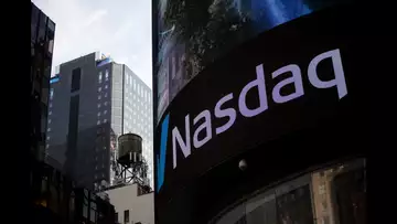 Nasdaq Plunges on Fears of Fed Rate Hikes