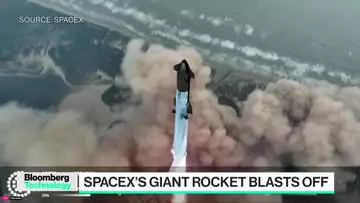 SpaceX’s Giant Rocket Survives Dive to Earth