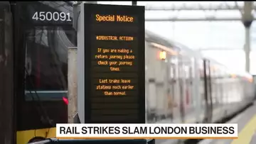 Rail Strikes Cripple London During Holidays