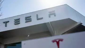 Tesla Drops Below $1 Trillion