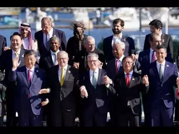 Global Leaders Gather for Family Photo at G-20