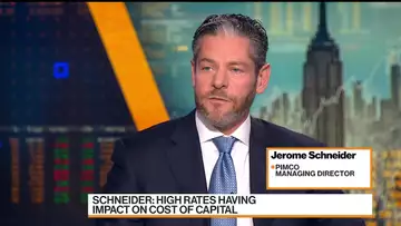 Pimco's Schneider Expects a Modest Recession