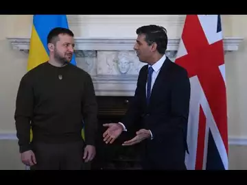 Zelenskiy and Sunak Hold Press Conference in England