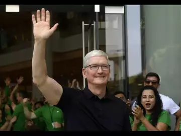 Apple Opens First India Store in Mumbai