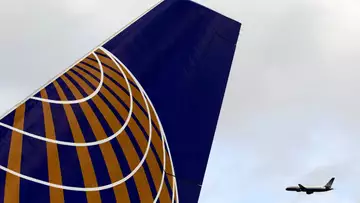 United Expects Lower Profits as it Cuts Ticket Prices