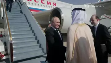 Vladimir Putin Arrives in UAE to Begin Rare Foreign Trip