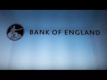 Bank of England Keeps Interest Rate at 5.25% in an 8-1 Vote
