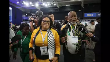 S. Africa’s ANC in Alliance Talks, Says Ramaphosa Stays