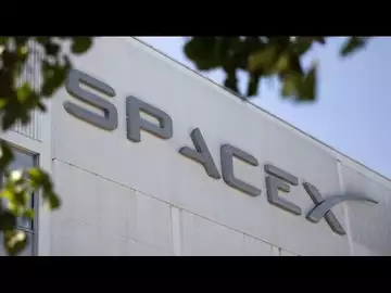 SpaceX Considers Selling Shares at $200 Billion Valuation