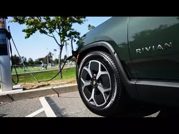 Rivian CEO Scaringe on Profit Goal and EV Output