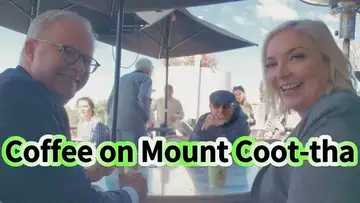 Coffee on Mount Coot-tha    (Lyrics/Music  Dr Robert Lee   No,RLAM-F-012)