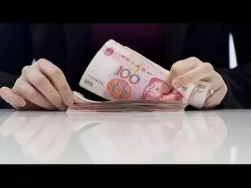 China Monthly Yuan Loans Fall to Lowest Since 2009