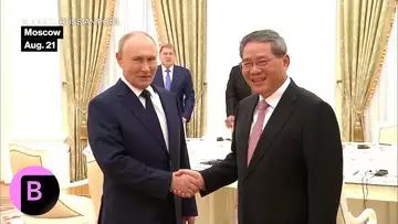 Chinese Premier Li Holds Talks With Russian President Putin