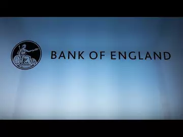 Bank of England Holds Key Rate Unchanged at 5.25% in 6-3 Vote