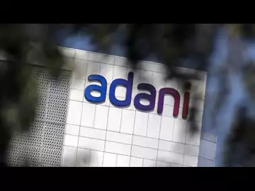 Credit Suisse Halts Margin Loans on Adani Bonds