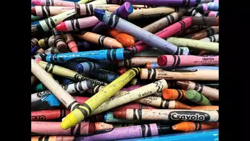 How many crayons does Crayola pump out each day?