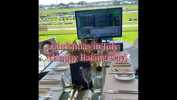 Christmas in July (Happy Racing Day)       Lyrics/Music:  Dr Robert Lee  No: RLAM-F-013