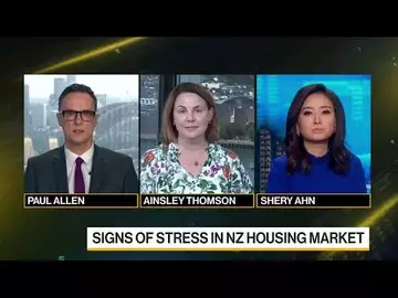 Missed Mortgage Payments Swell in Housing Bellwether New Zealand